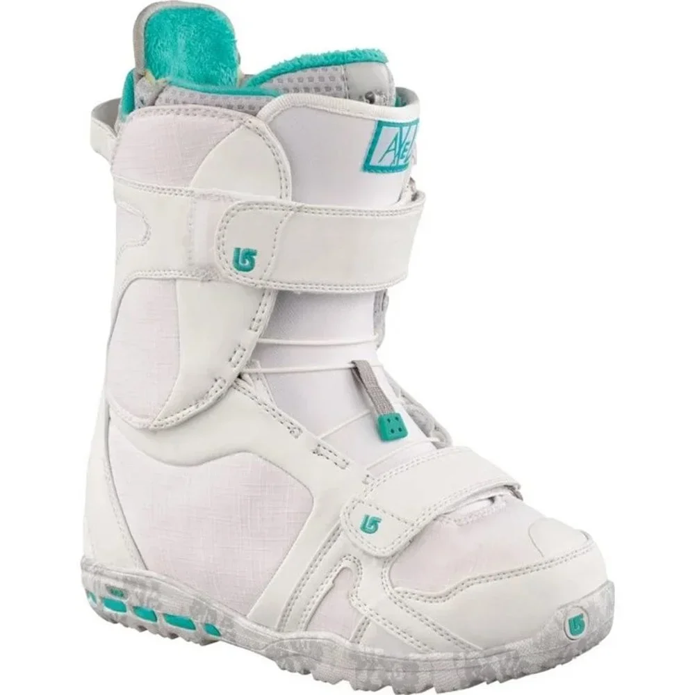 NEW Burton Axel Womens Snowboard Boots!  White  Blue Trim  Size 5.5  or 6
